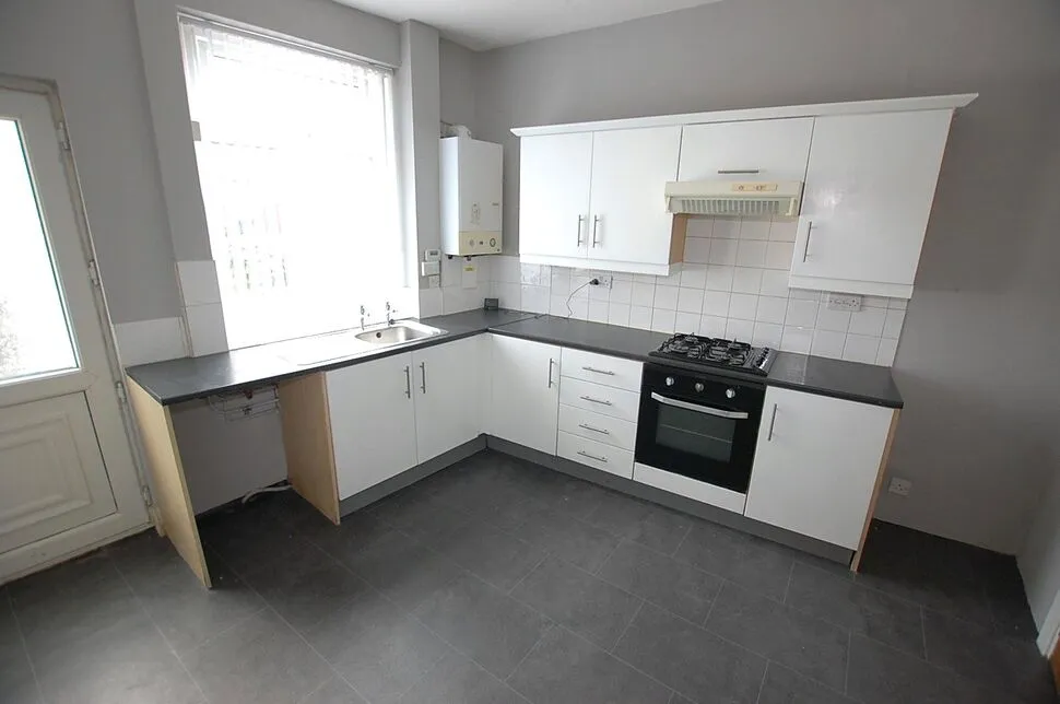 Kings Road, Ashton-under-Lyne, OL6, photo 3