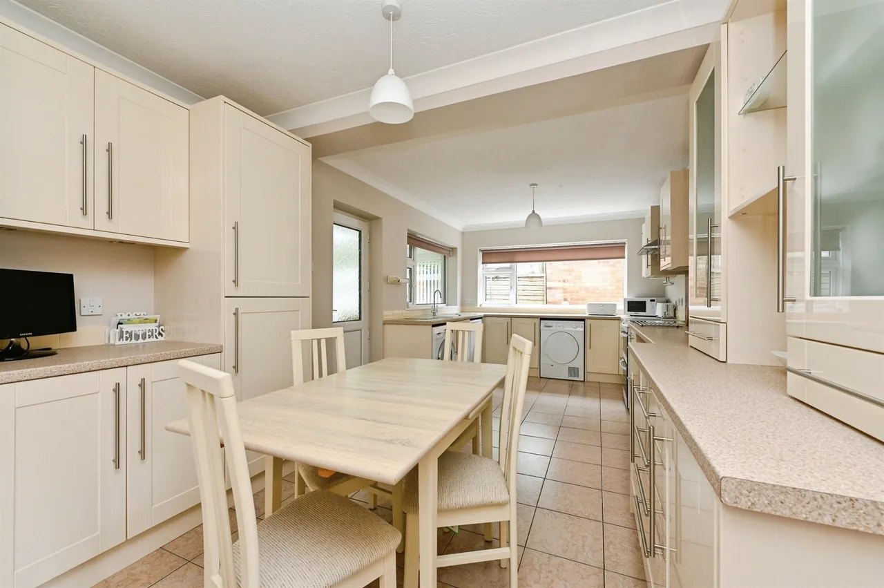 Fir Tree Drive, West Winch, PE33, photo 4
