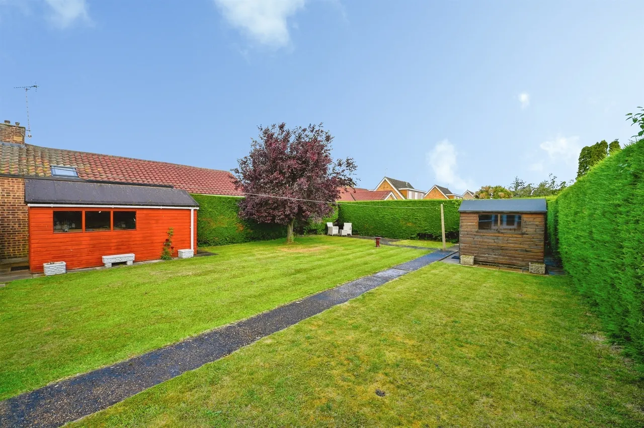 Fir Tree Drive, West Winch, PE33, photo 15