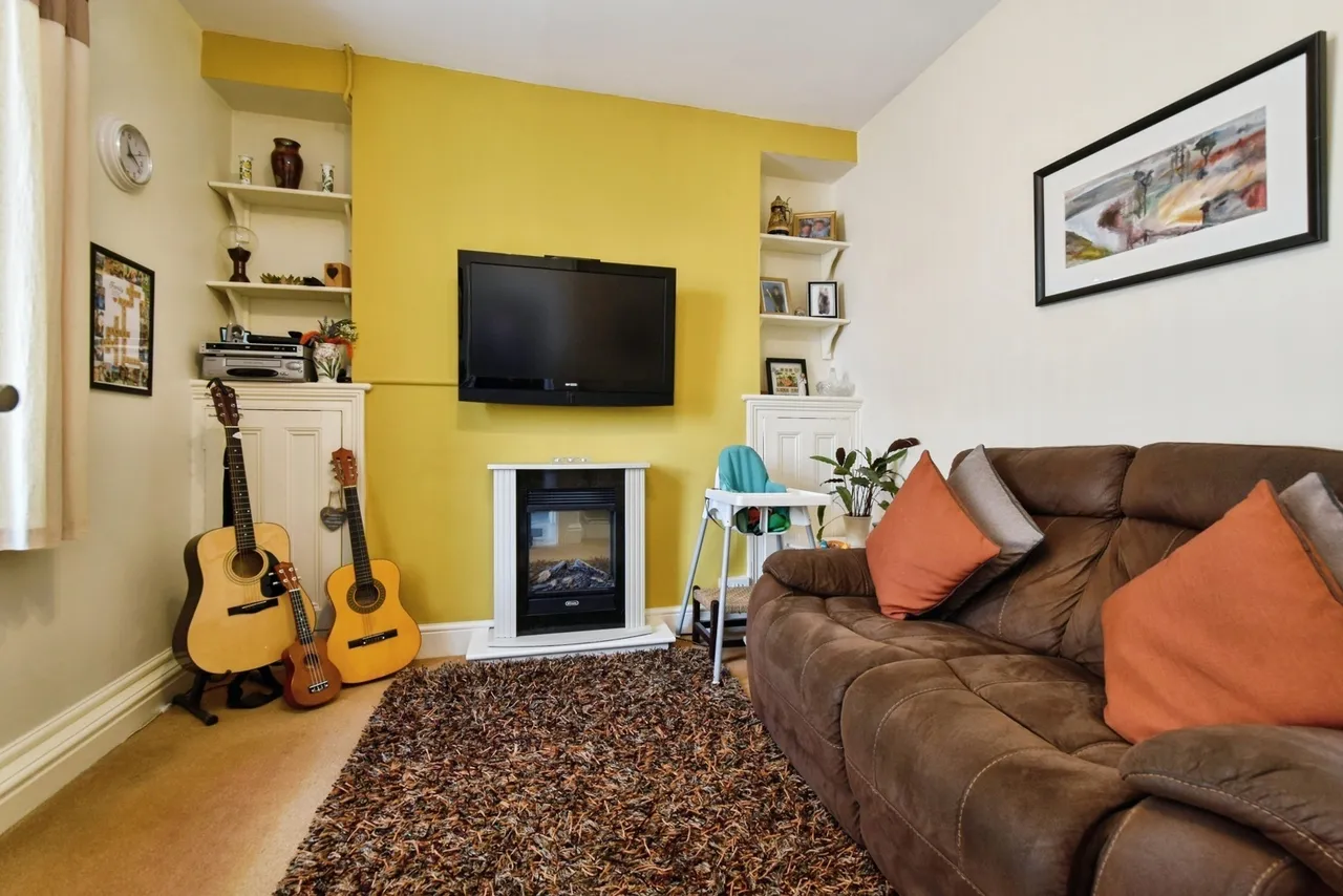 New Road, Ammanford, SA18, photo 9
