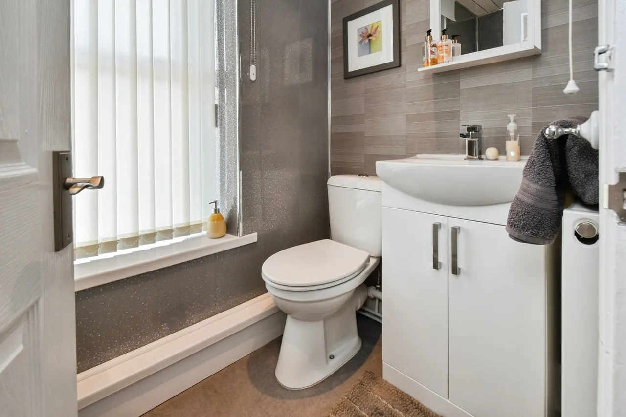 New Road, Ammanford, SA18, photo 16