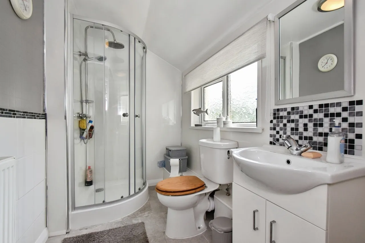 New Road, Ammanford, SA18, photo 15