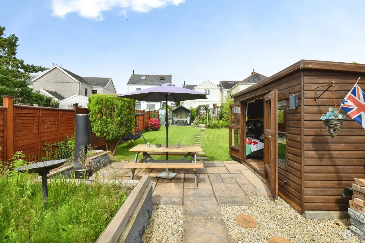 New Road, Ammanford, SA18, photo 2