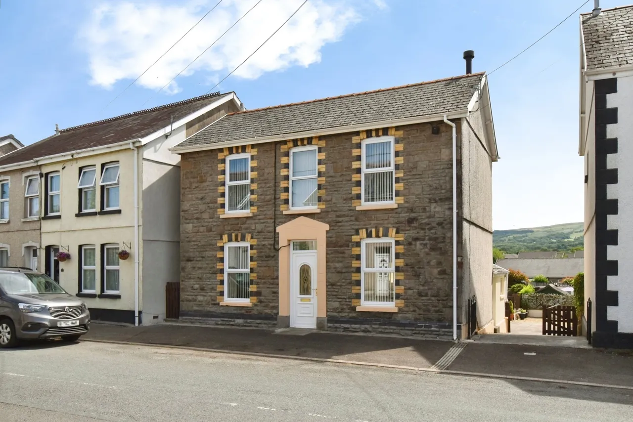 New Road, Ammanford, SA18, photo 20