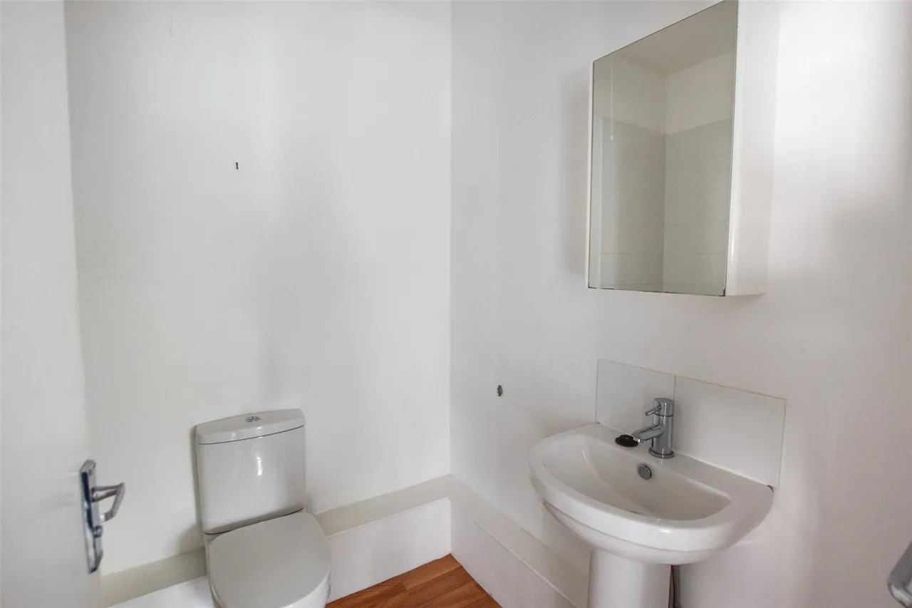 Lynchford Road, Farnborough, Hampshire, GU14 6HD, photo 4