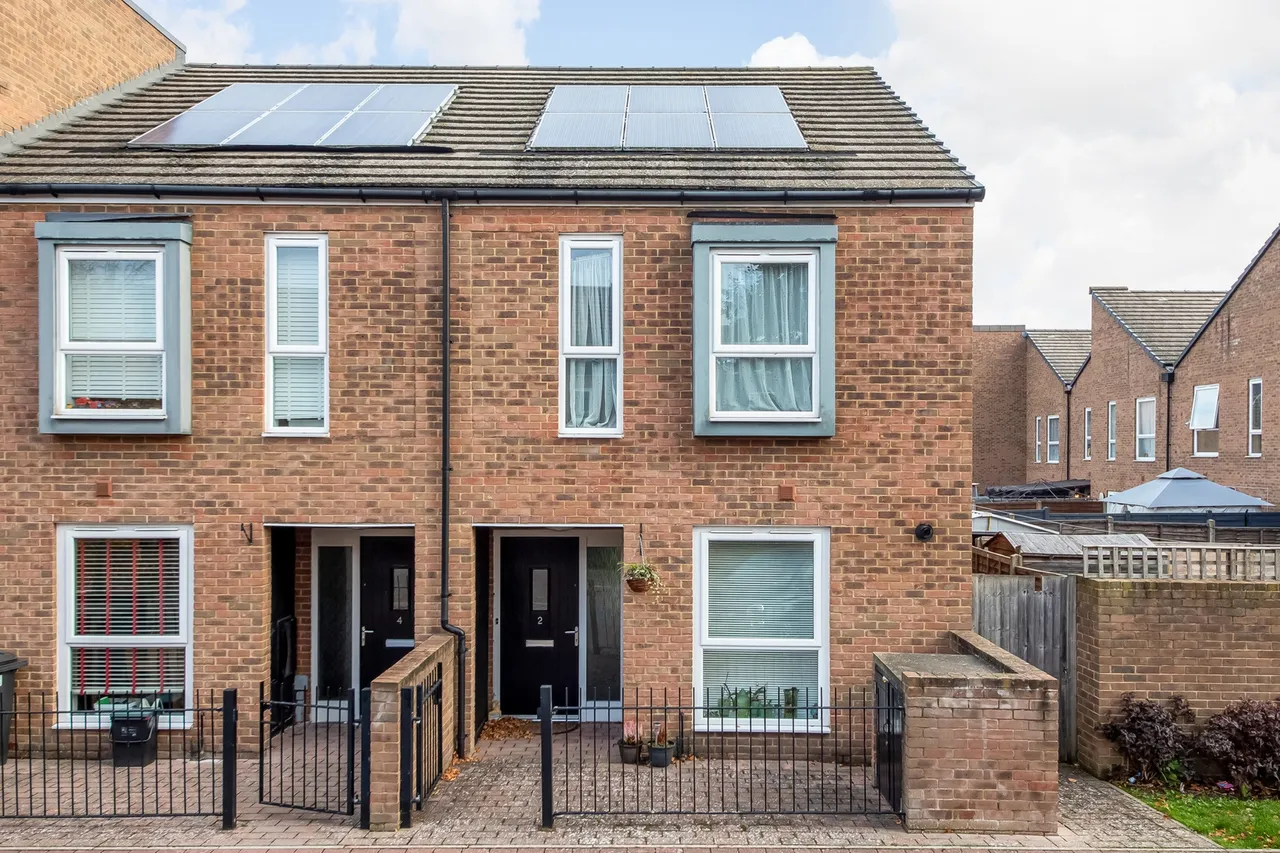 2 bed house for sale — Pinson Way, Orpington, BR5 4FP