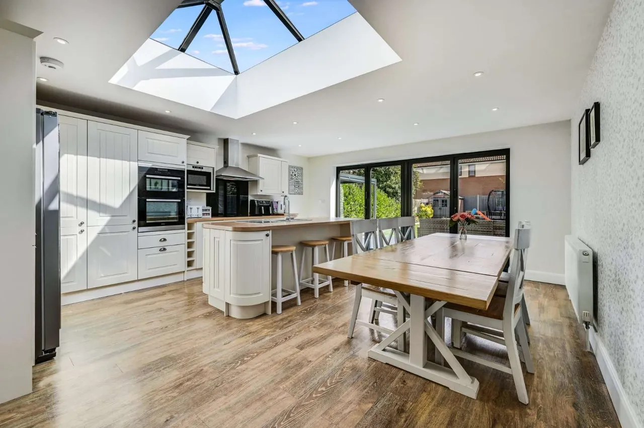 Moulsham Drive, Chelmsford, Essex, CM2 9PX, photo 5