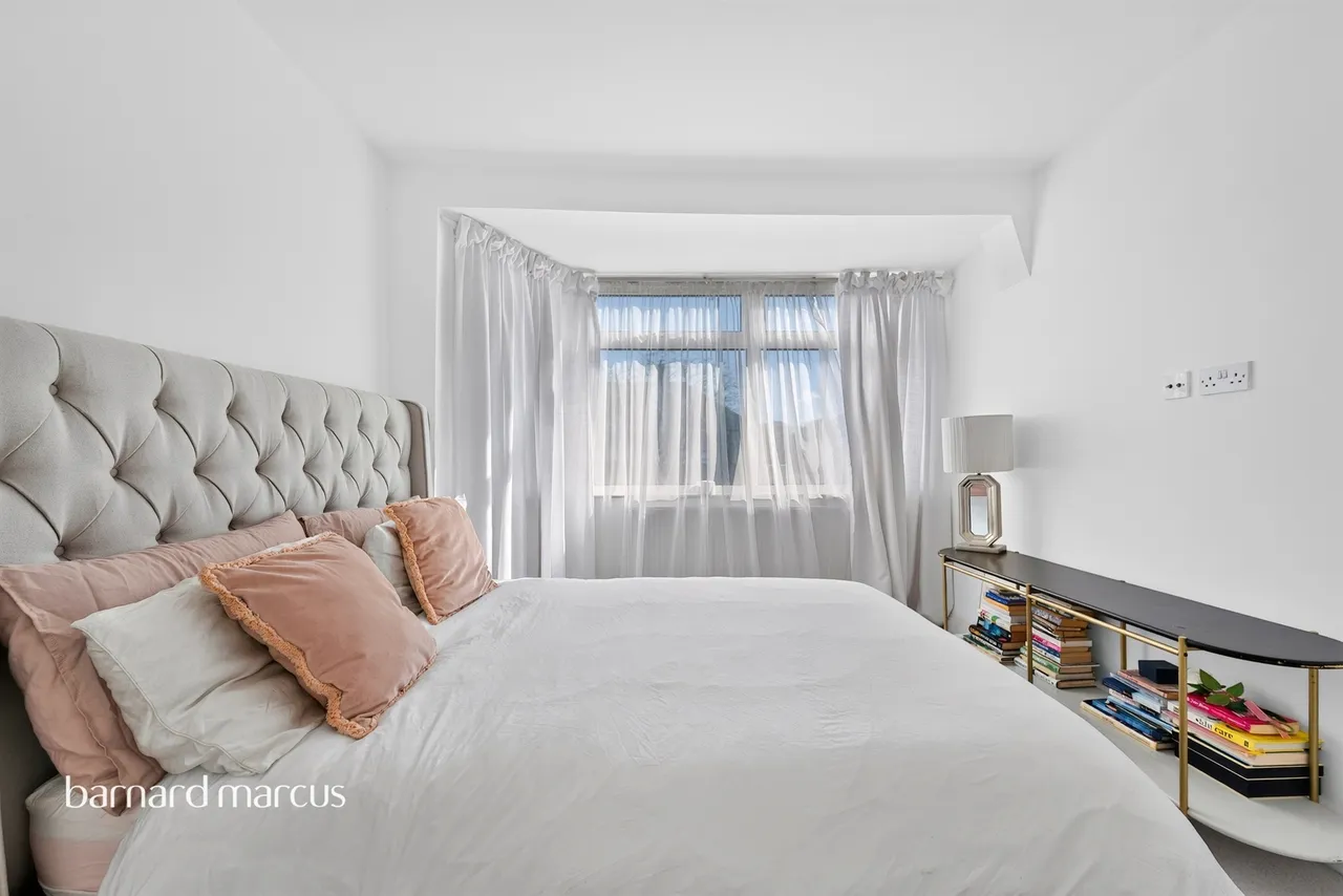 Cravan Avenue, Feltham, TW13, photo 8