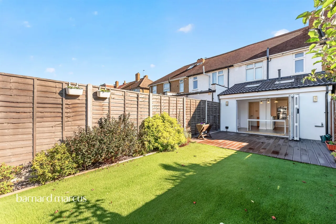 Cravan Avenue, Feltham, TW13, photo 11