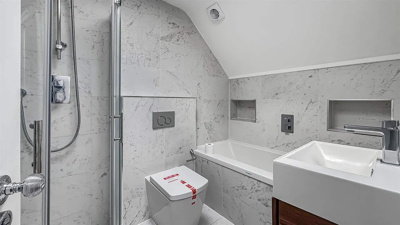 St. Leonards Road, Windsor, Berkshire, SL4 3DD, photo 6