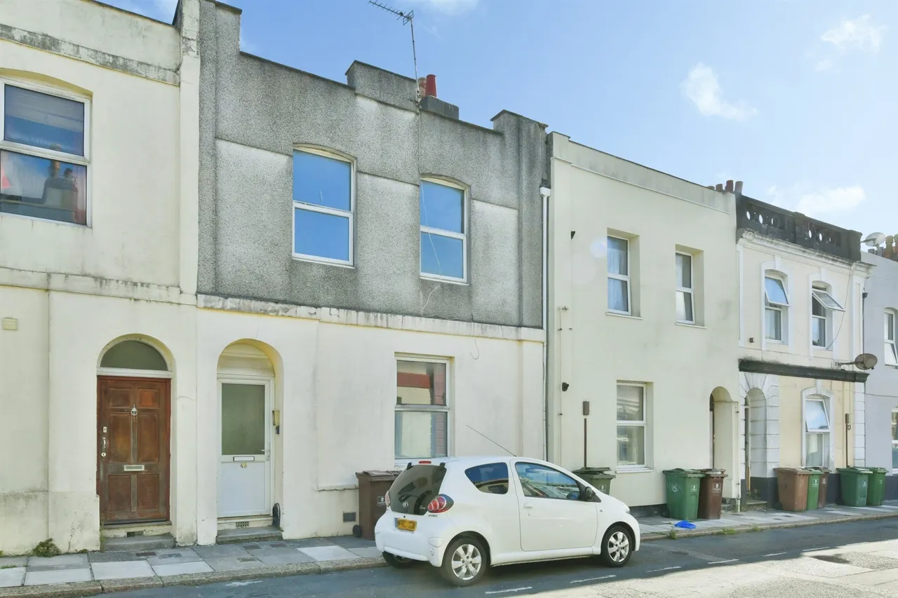3 bed flat for sale — Penrose Street, Plymouth