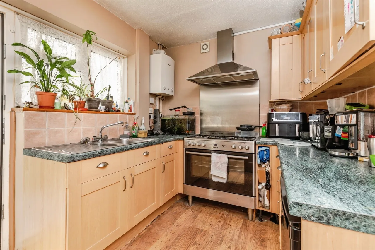 Beauchamp Road, St. Leonards-On-Sea, photo 6