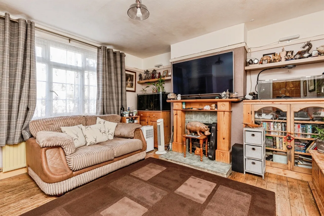 Beauchamp Road, St. Leonards-On-Sea, photo 3