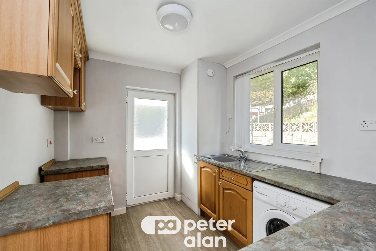 Shelone Road, Neath, SA11, photo 11