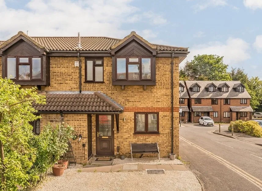 3 bed house for sale — Ashbourne Road, Tooting, CR4
