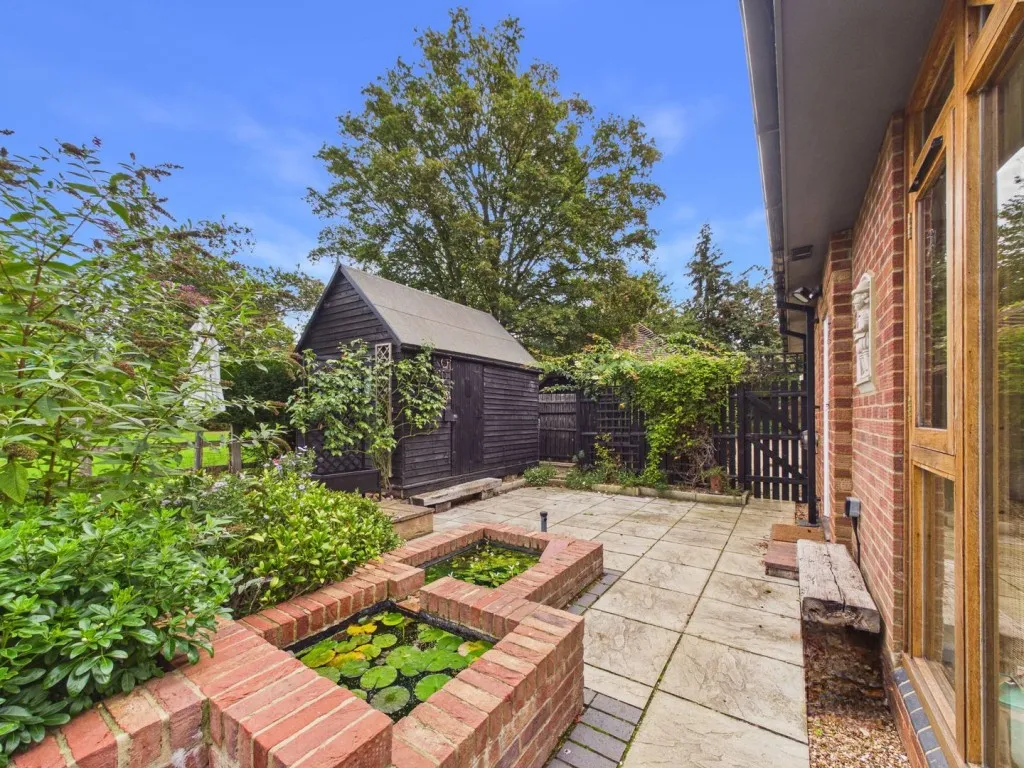 Waresley Sandy, SG19, photo 17