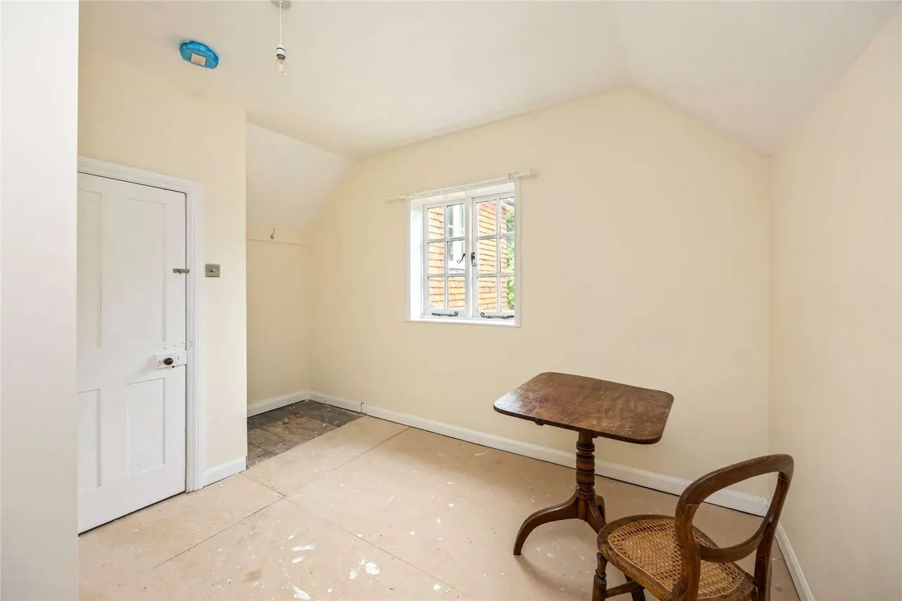 Lewes Road, East Grinstead, RH19, photo 28