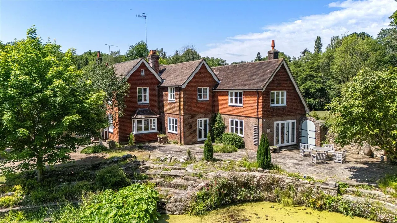 Lewes Road, East Grinstead, RH19, photo 44