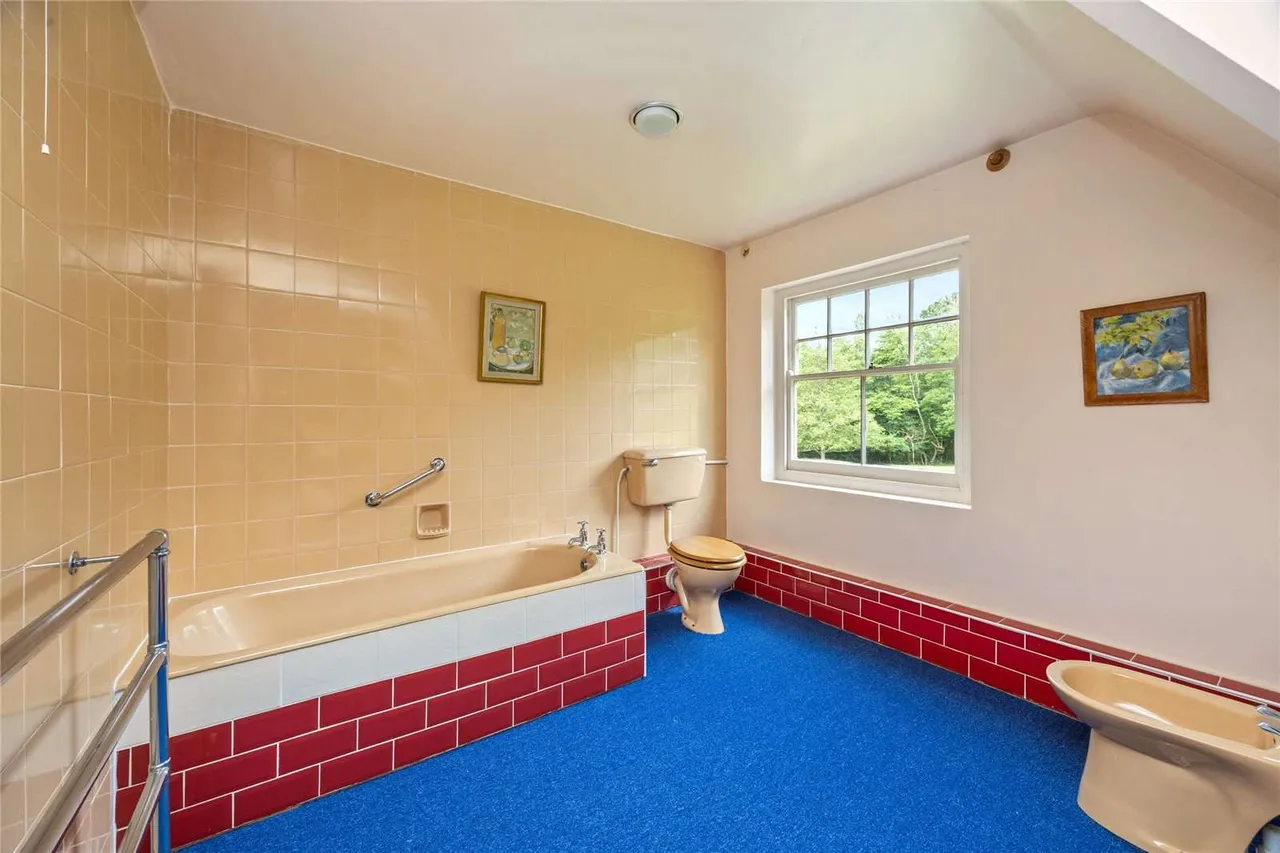 Lewes Road, East Grinstead, RH19, photo 21