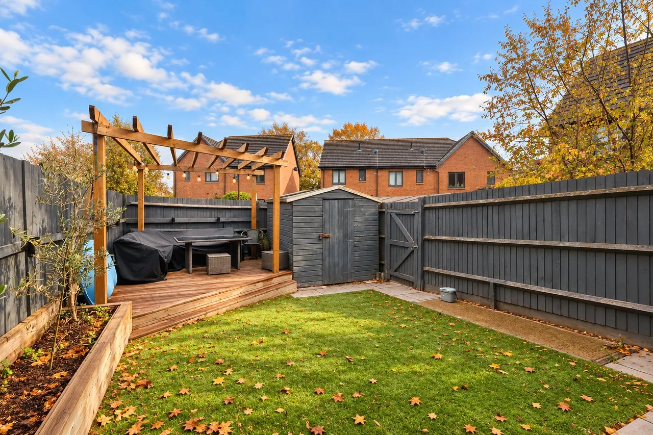 Hoad Crescent, Woking, GU22, photo 10