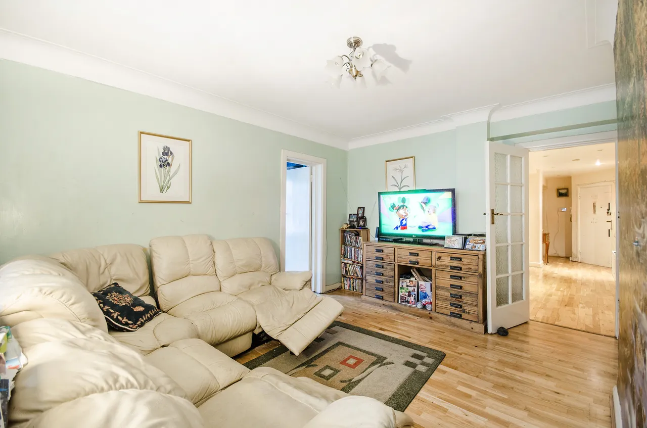 409 Park West, Edgware Road, London, photo 2