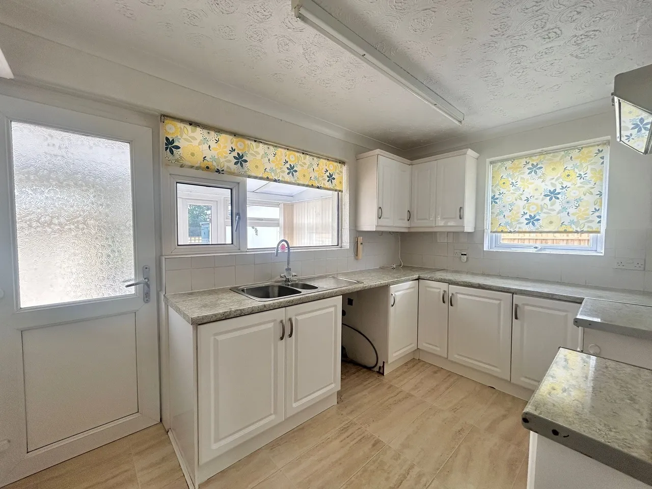 Compton Crescent, West Moors, BH22, photo 13