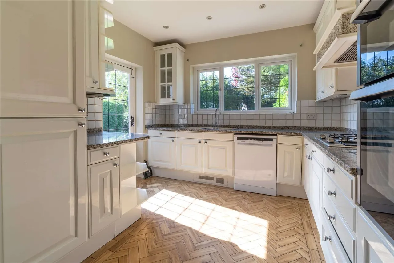 Shelley Grove, Loughton, IG10, photo 2