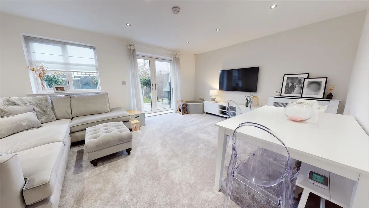 Ash Road, Chigwell, IG7, photo 2