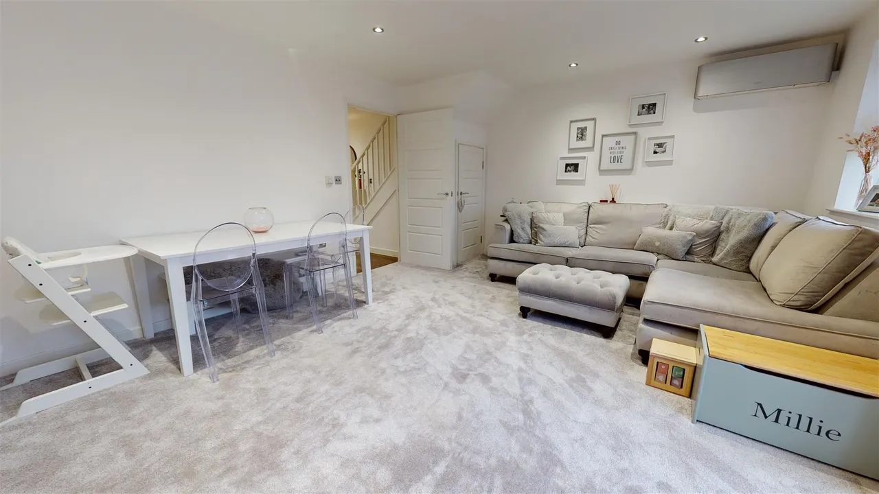 Ash Road, Chigwell, IG7, photo 3