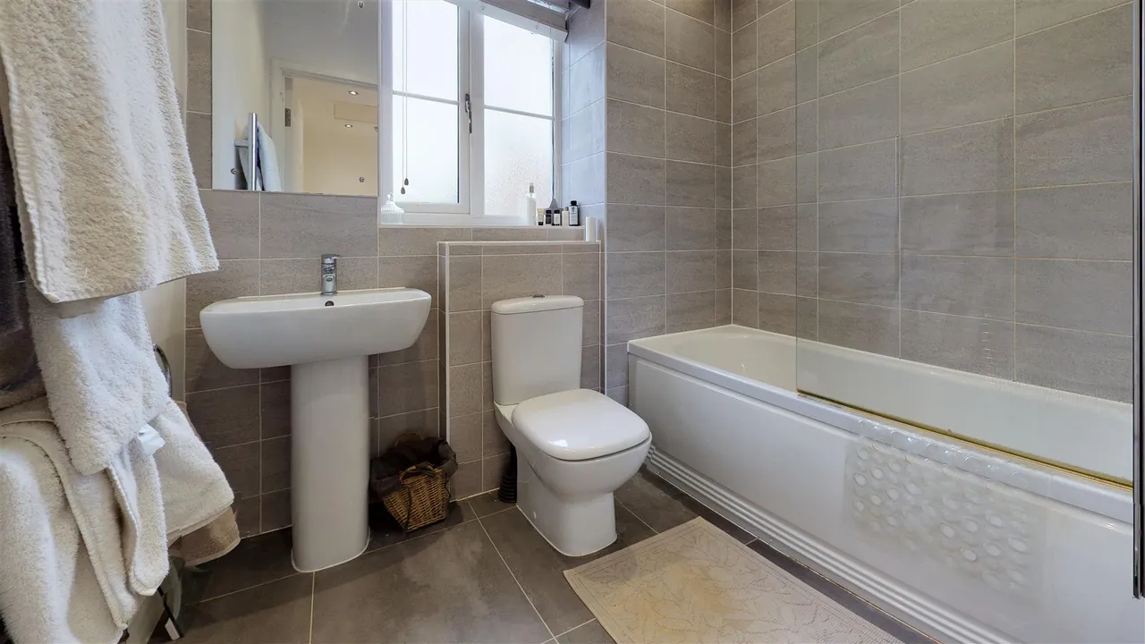 Ash Road, Chigwell, IG7, photo 8
