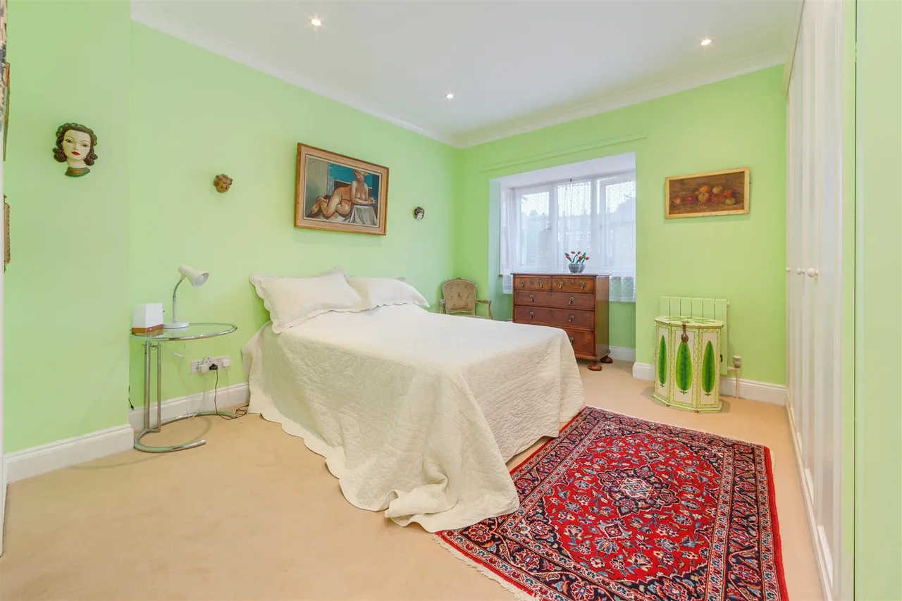 Thornbury Square, Highgate, N6, photo 19