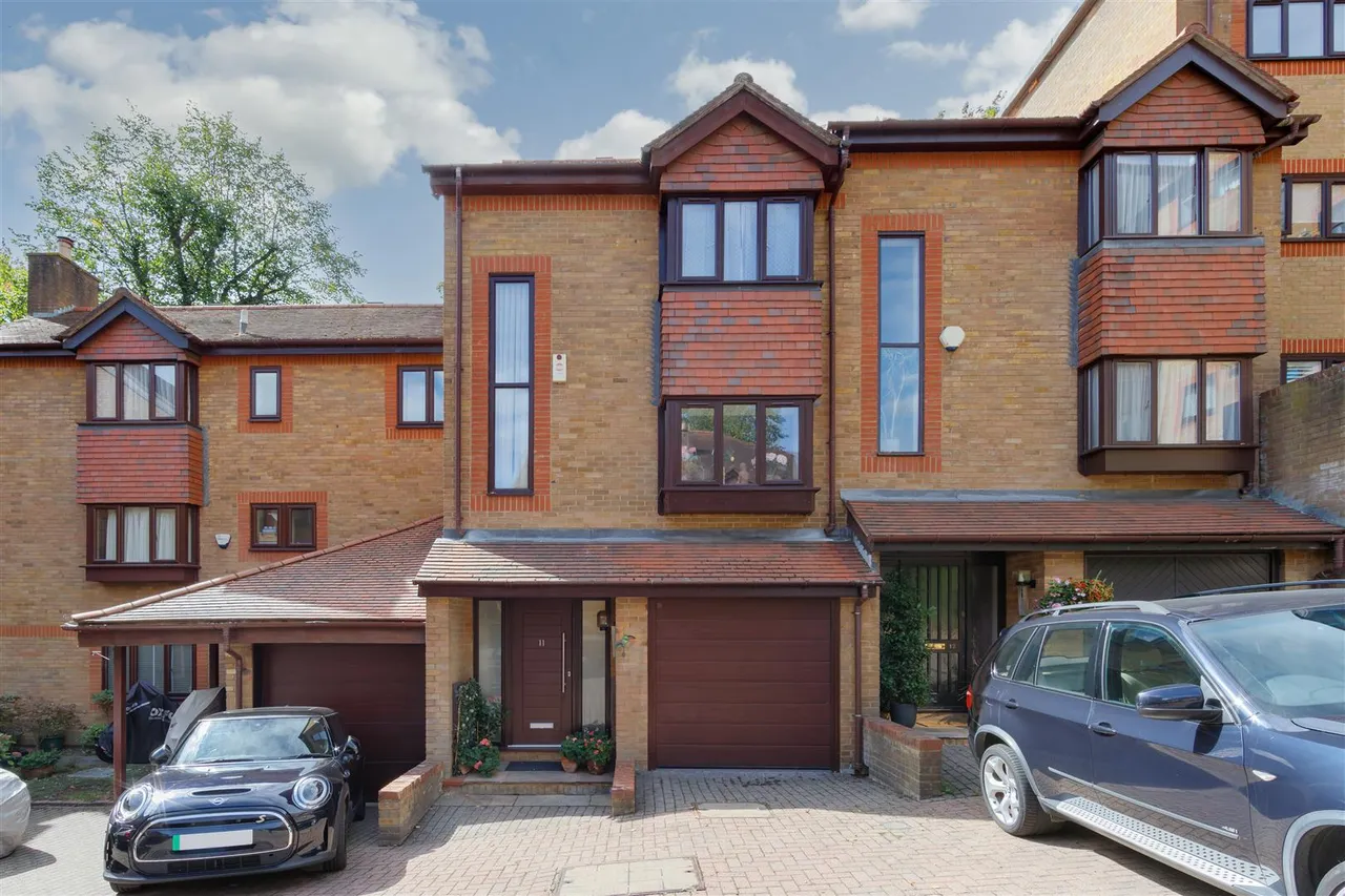 4 bed house for sale, Thornbury Square, Highgate, N6