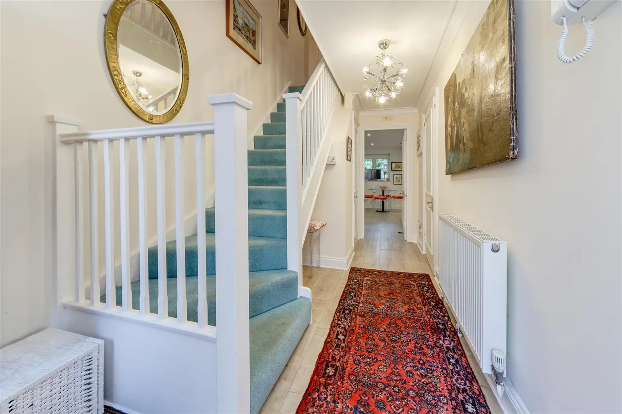 Thornbury Square, Highgate, N6, photo 5