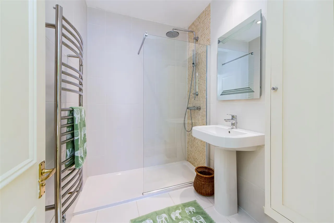 Thornbury Square, Highgate, N6, photo 20