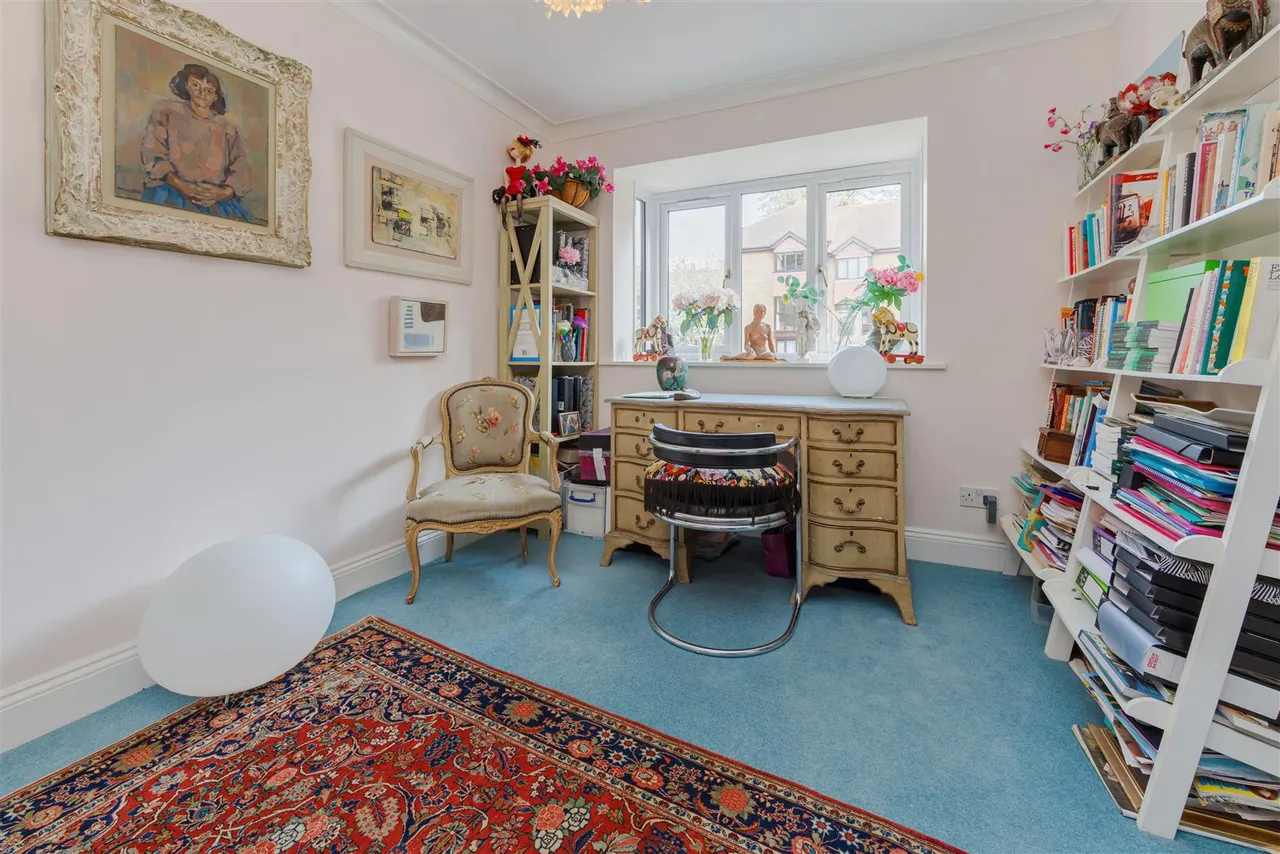 Thornbury Square, Highgate, N6, photo 11