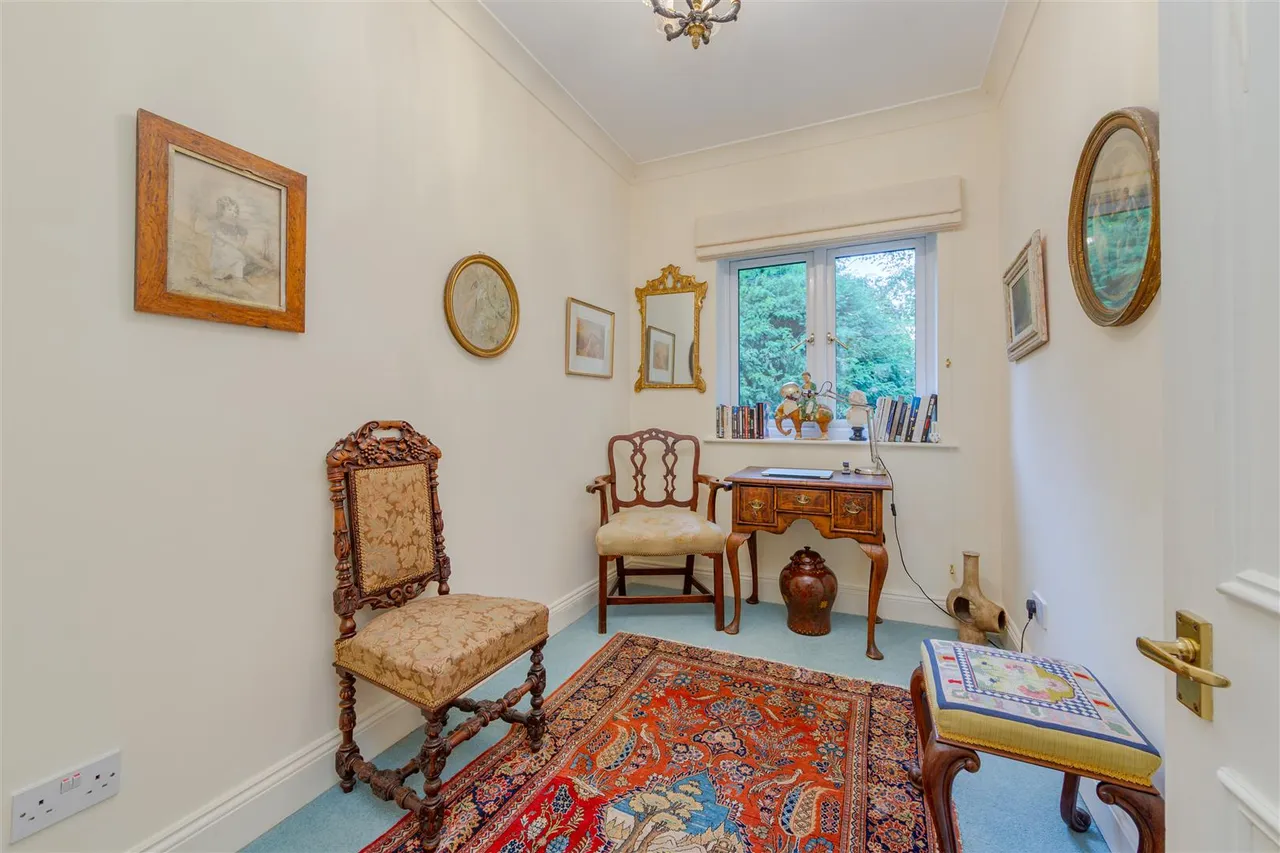 Thornbury Square, Highgate, N6, photo 16