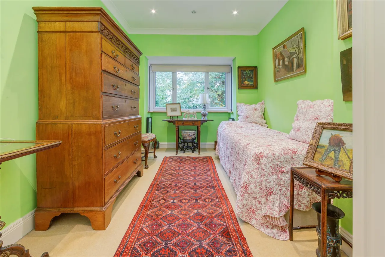 Thornbury Square, Highgate, N6, photo 18