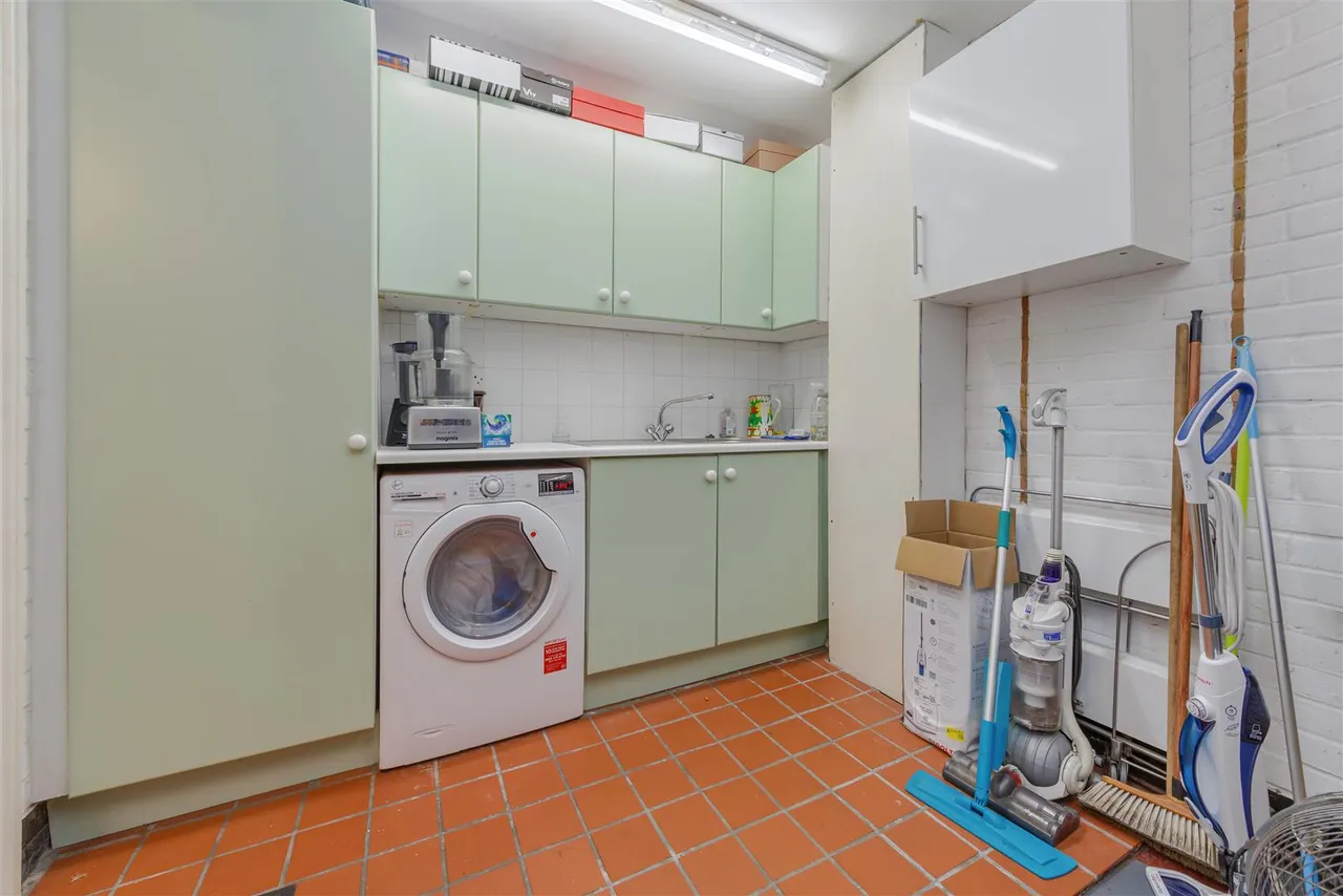 Thornbury Square, Highgate, N6, photo 7