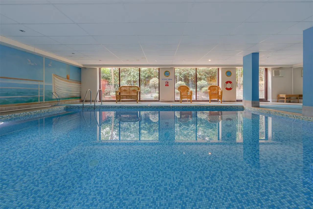 Thornbury Square, Highgate, N6, photo 25
