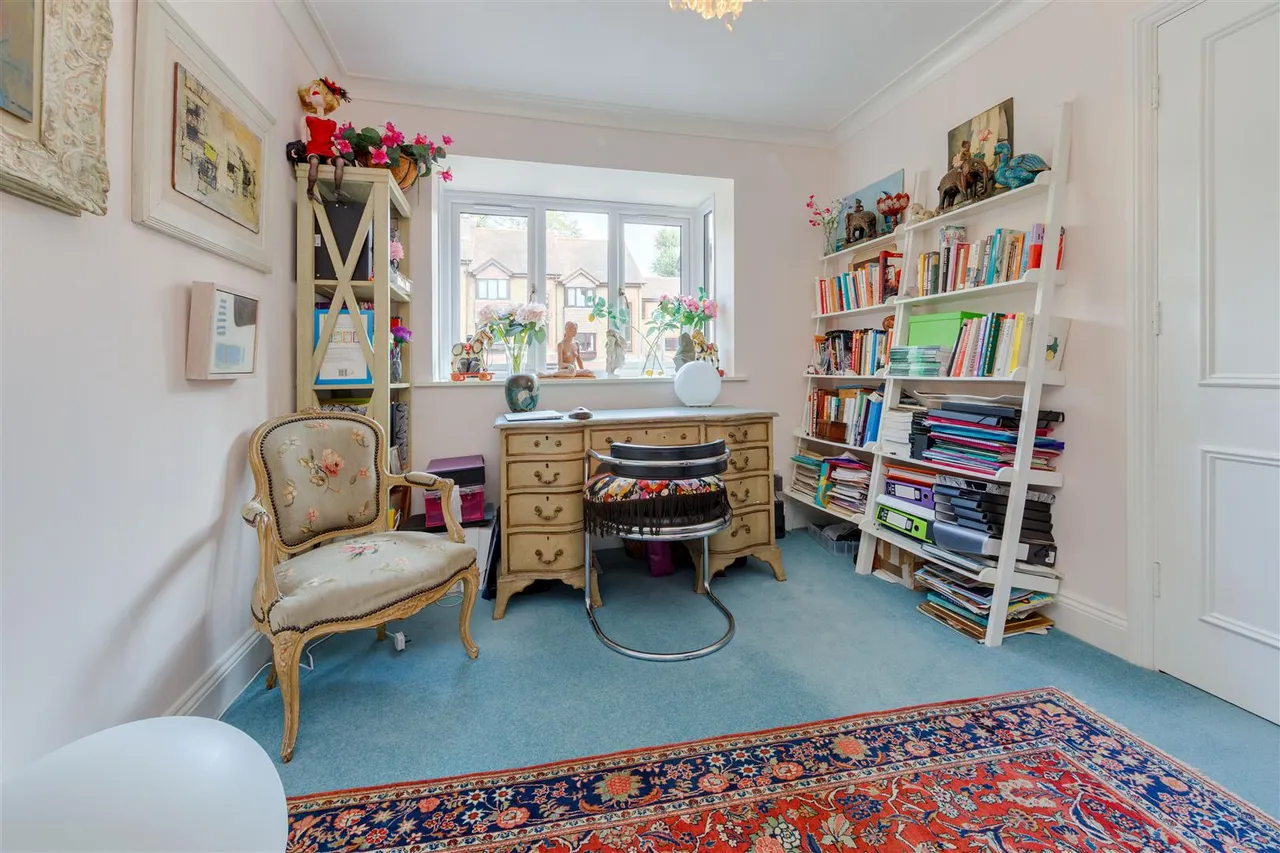 Thornbury Square, Highgate, N6, photo 12