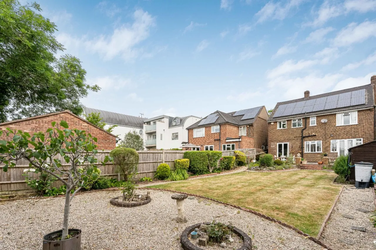 London Road, Stanmore, HA7, photo 17