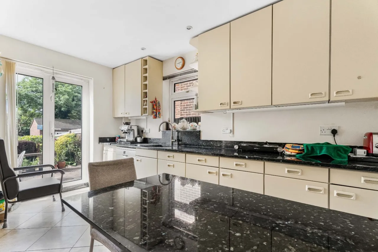 London Road, Stanmore, HA7, photo 4