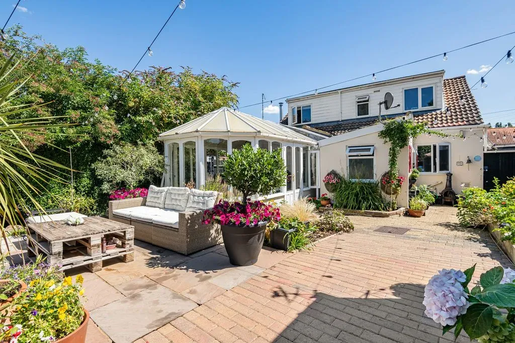 Stoke Road, Bletchley, Milton Keynes, Buckinghamshire, MK2 3AD, photo 20