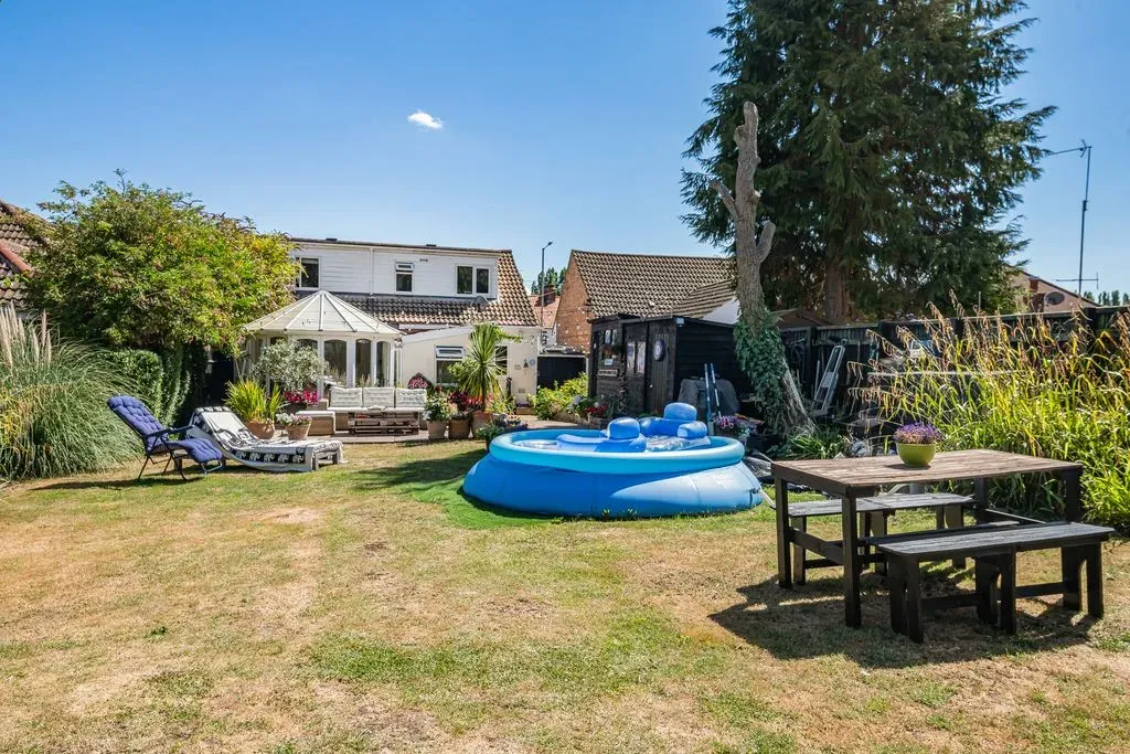 Stoke Road, Bletchley, Milton Keynes, Buckinghamshire, MK2 3AD, photo 5