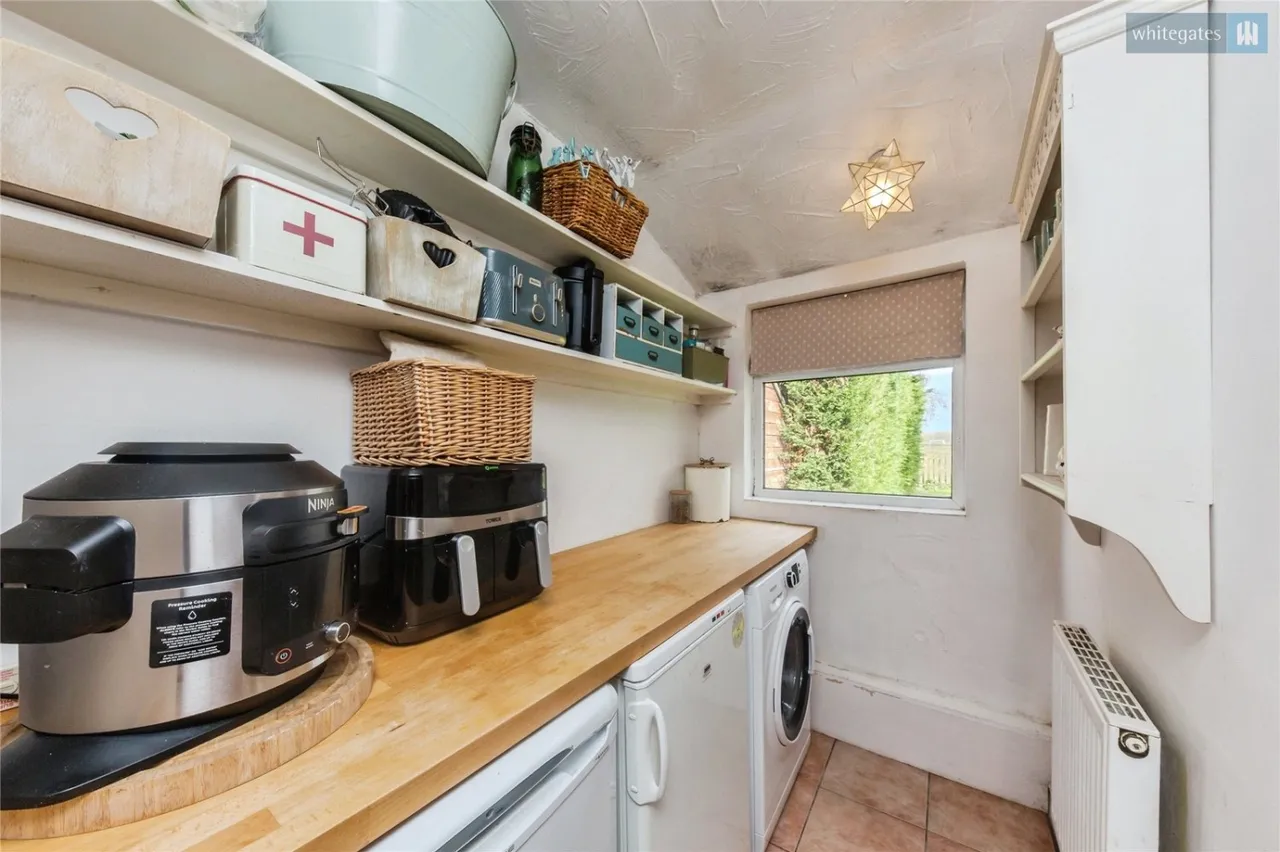 Holly Mount, Shavington, CW2, photo 9