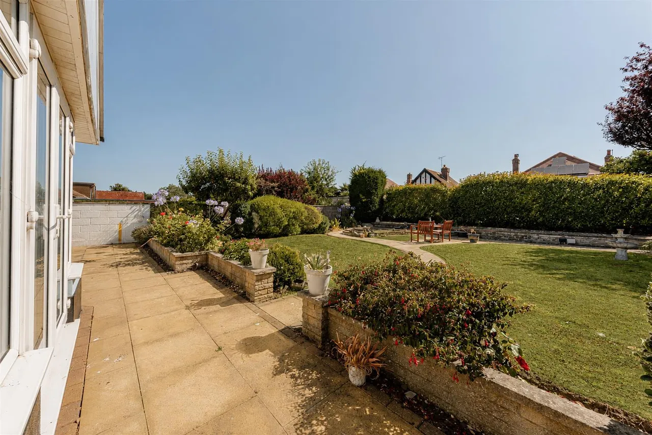 Princes Gardens, Cliftonville, Margate, Kent, CT9 3AR, photo 35