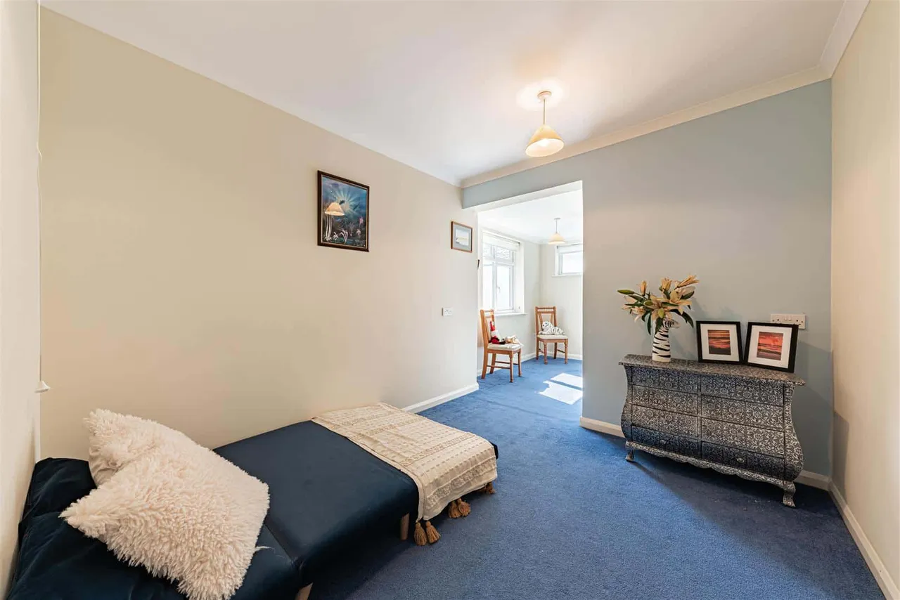 Princes Gardens, Cliftonville, Margate, Kent, CT9 3AR, photo 26