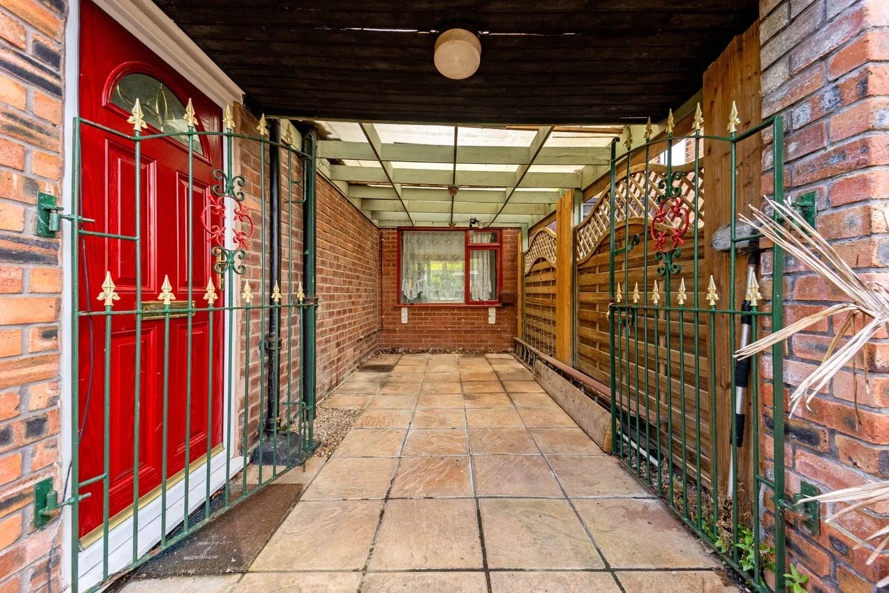 Spinney Avenue, Widnes, WA8 8LB, photo 28