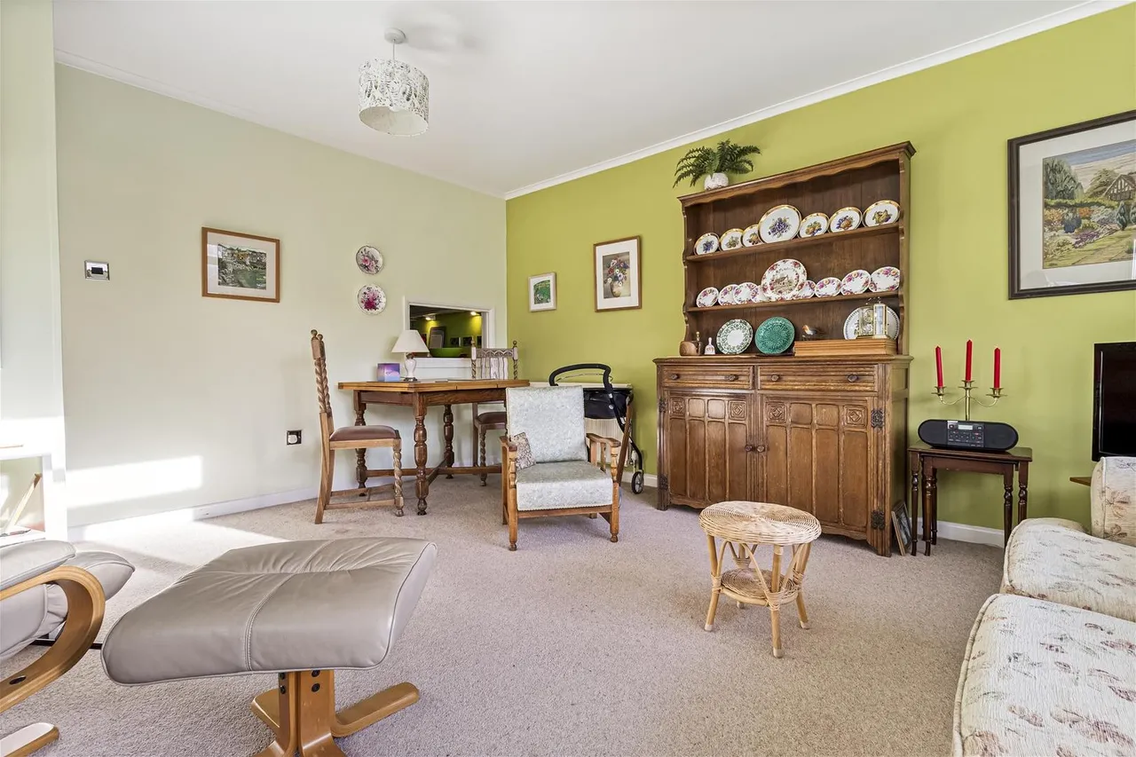 Dorchester Gardens, Worthing, photo 3