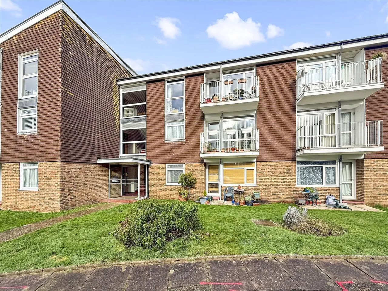 2 bed flat for sale — Dorchester Gardens, Worthing